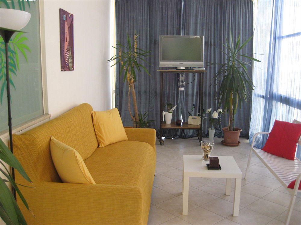 Hotel Villa Arlotti Римини Экстерьер фото