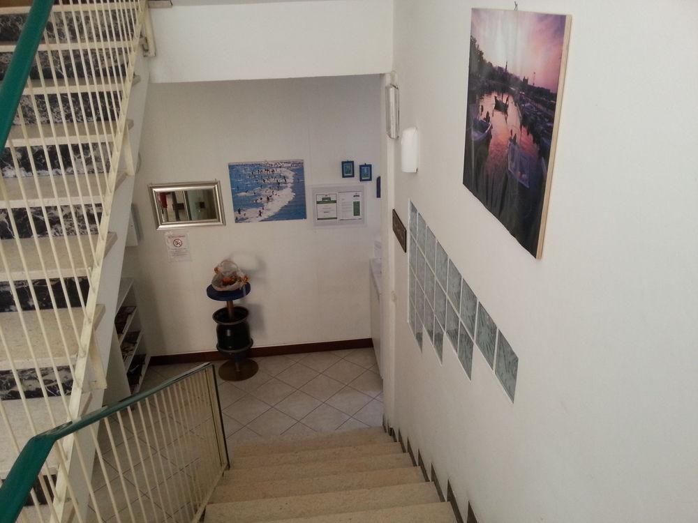 Hotel Villa Arlotti Римини Экстерьер фото
