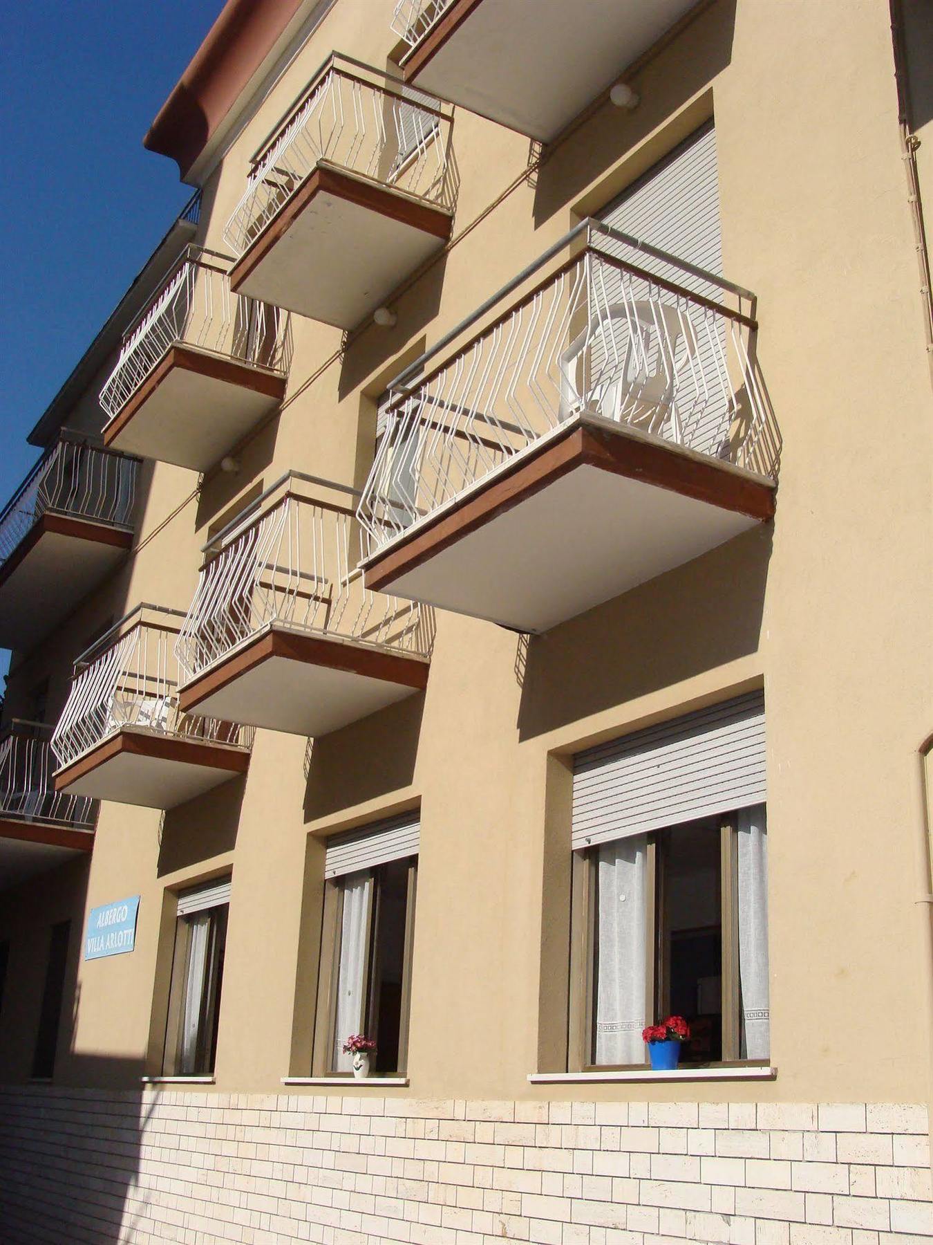 Hotel Villa Arlotti Римини Экстерьер фото